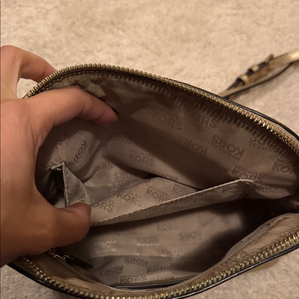 Michael Kors Rose Gold Women's Bag - Picture 5 of 8